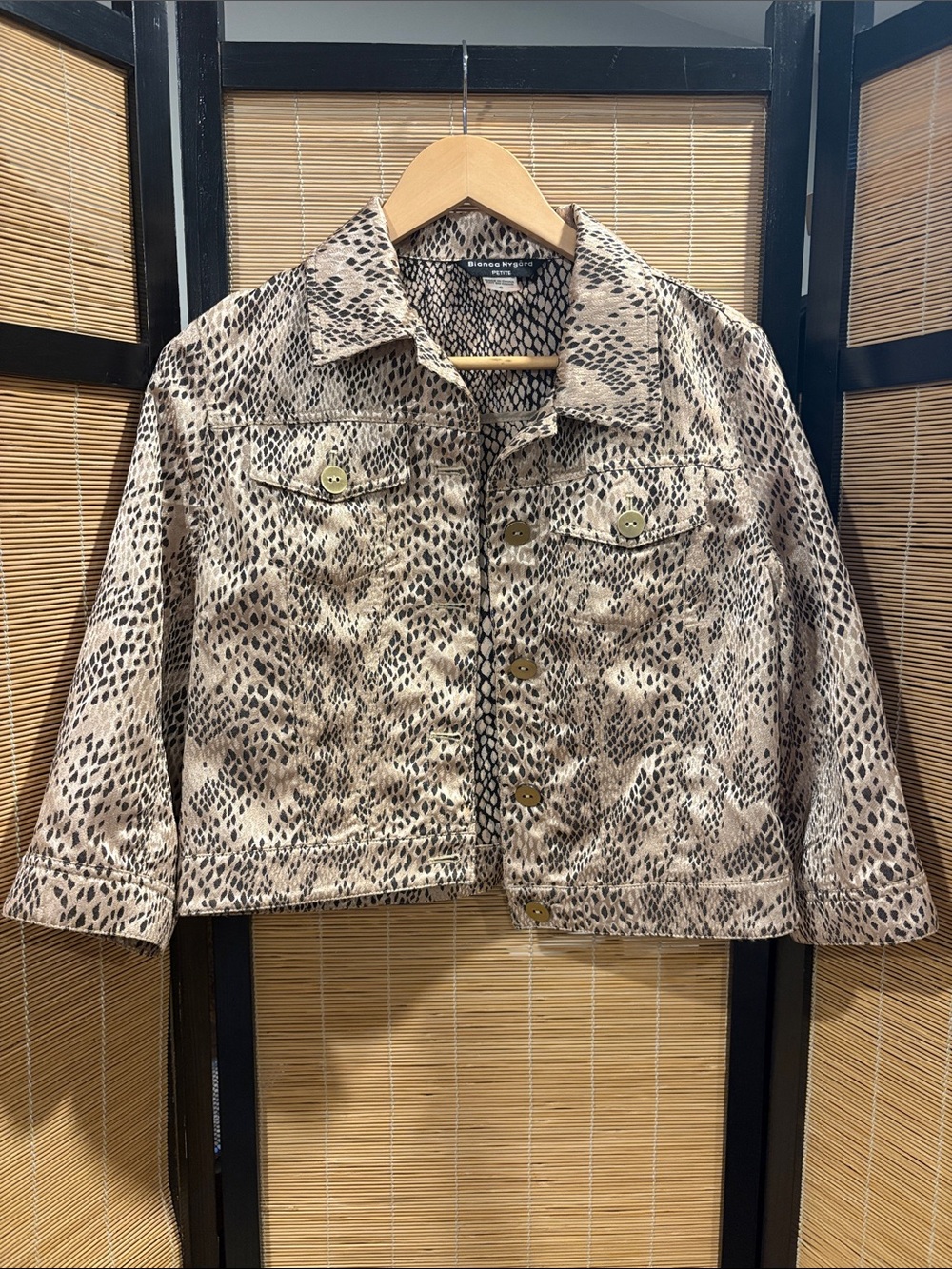 Cropped Animal-Print Jean Jacket in Beige & Black
